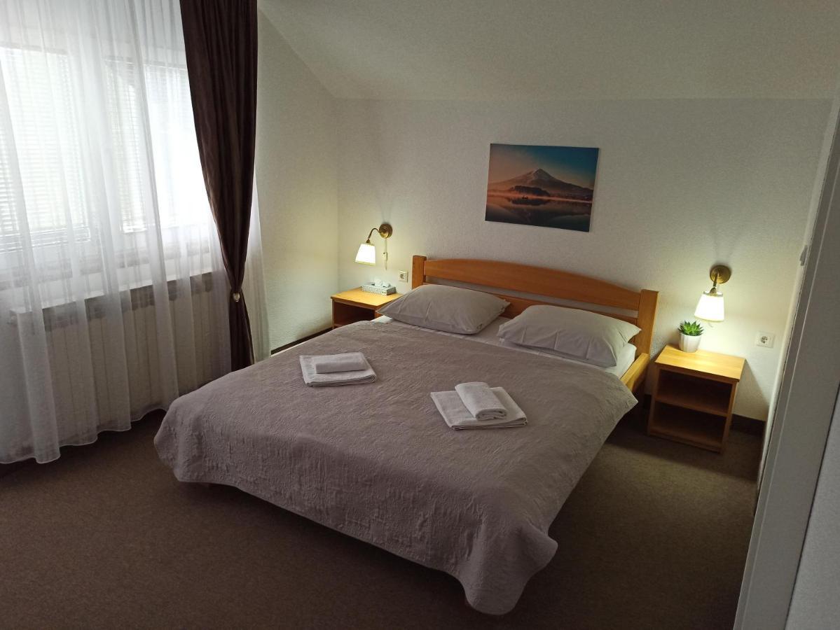 Guesthouse Kovacevic Korenica Bagian luar foto