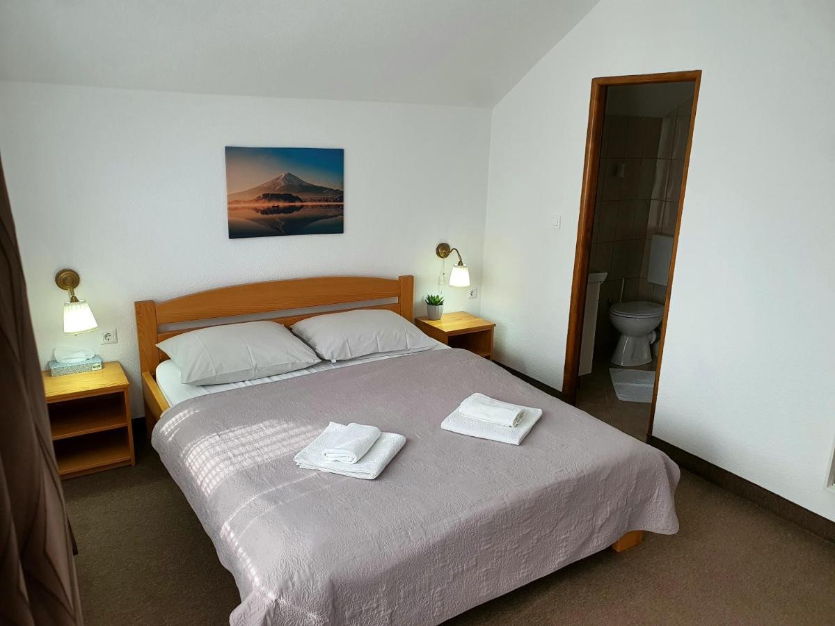 Guesthouse Kovacevic Korenica Bagian luar foto