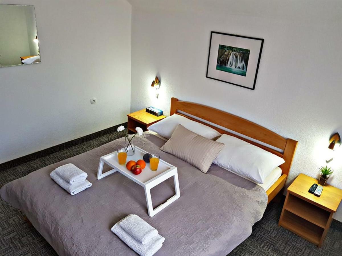 Guesthouse Kovacevic Korenica Bagian luar foto